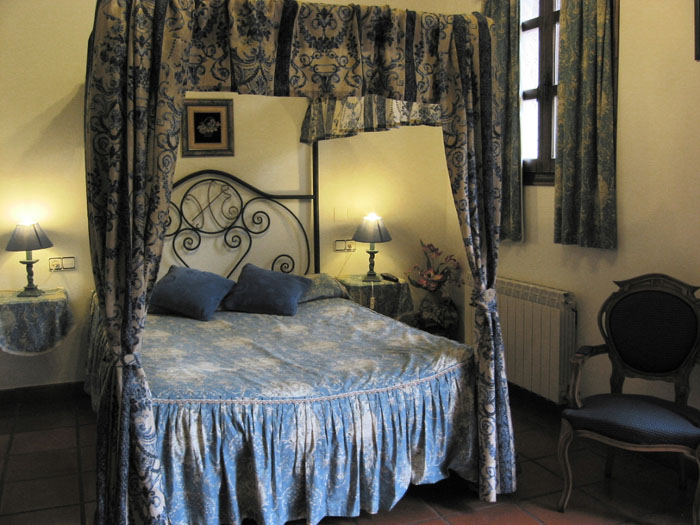 habitación 101 donde se puede apreciar la calefacción central